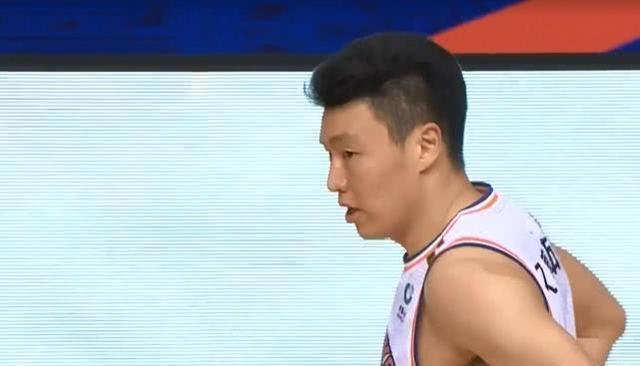 包含转会期菲尼克斯太阳备战葡超；状态回暖细节曝光；质疑声仍在；控场能力受关注的词条