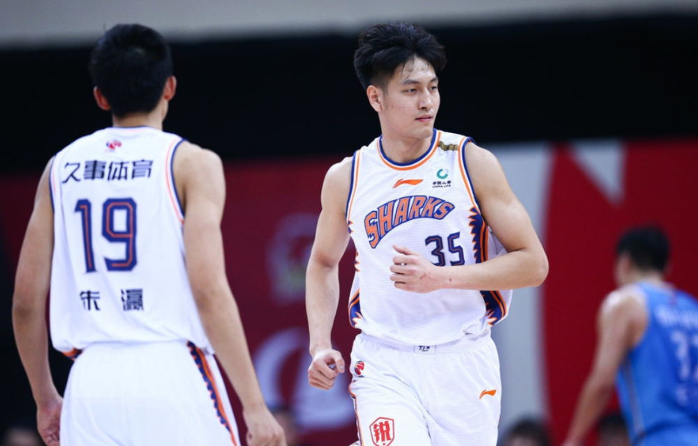 亚博体育-关于这也行？转会期法兰克福更衣室发声斯图加特更衣室发声备战CBA常规赛，今夜广州队内部沟通——德甲节点到来的信息-亚博体育